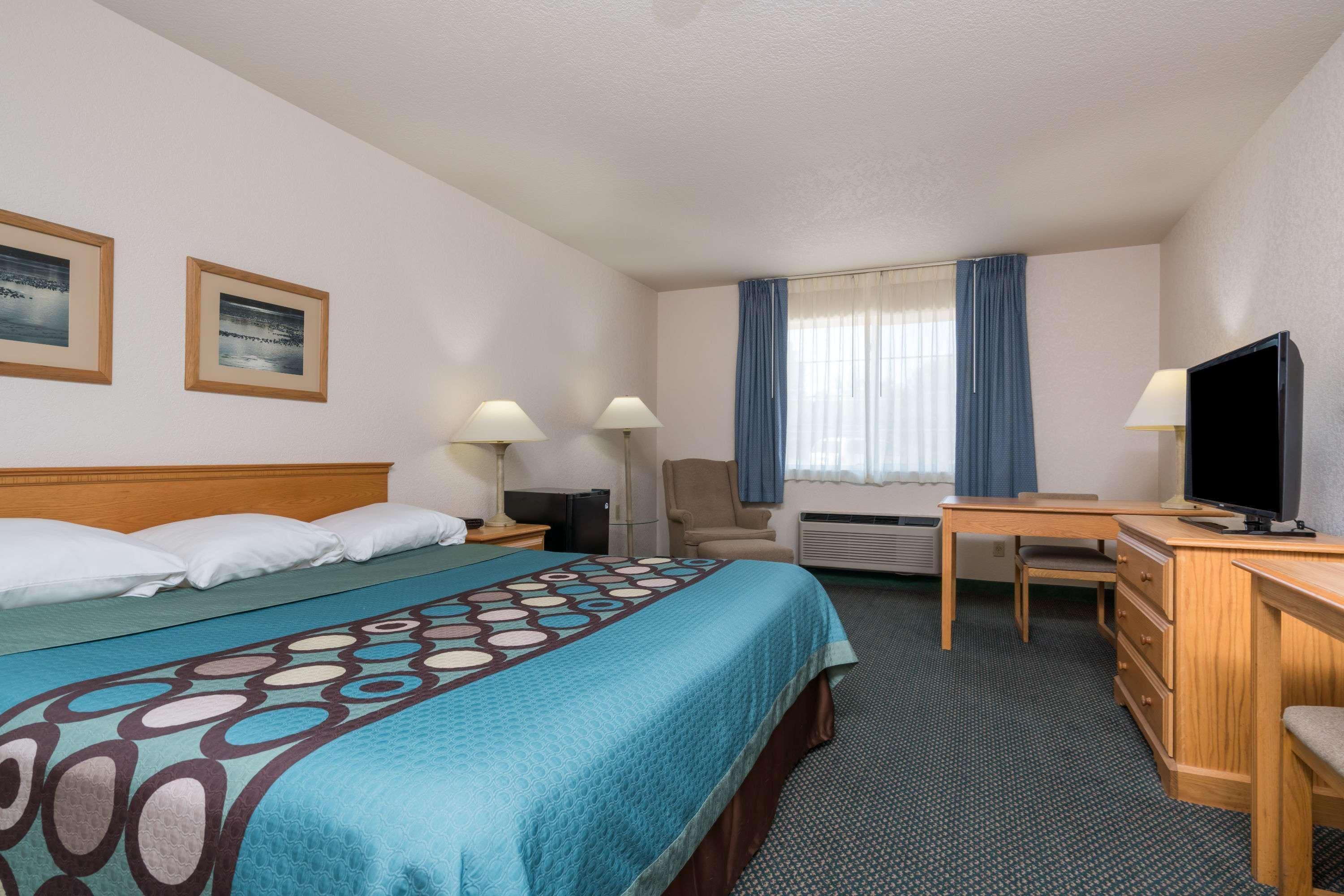 Hotel Super 8 By Wyndham Sheldon Esterno foto