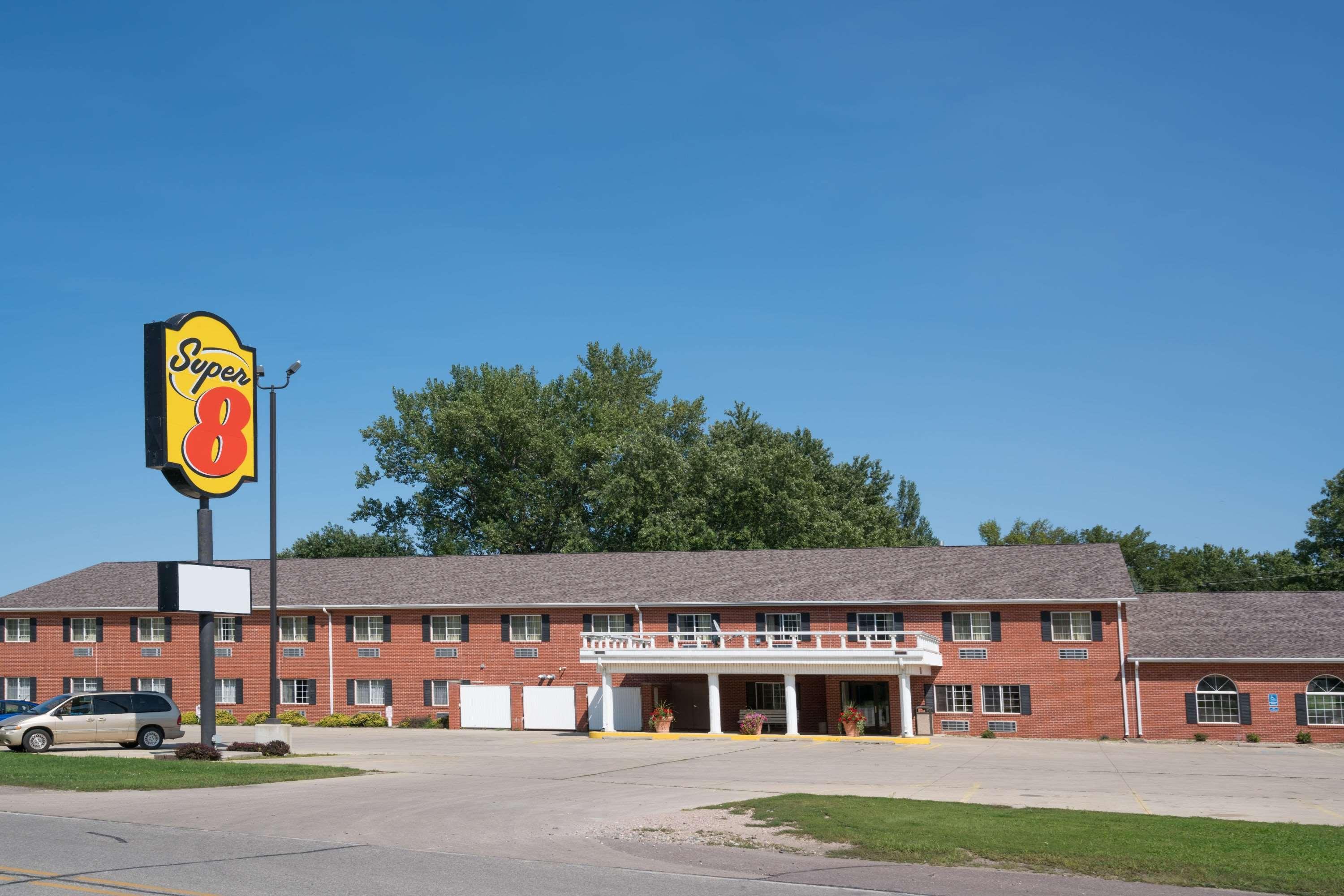 Hotel Super 8 By Wyndham Sheldon Esterno foto