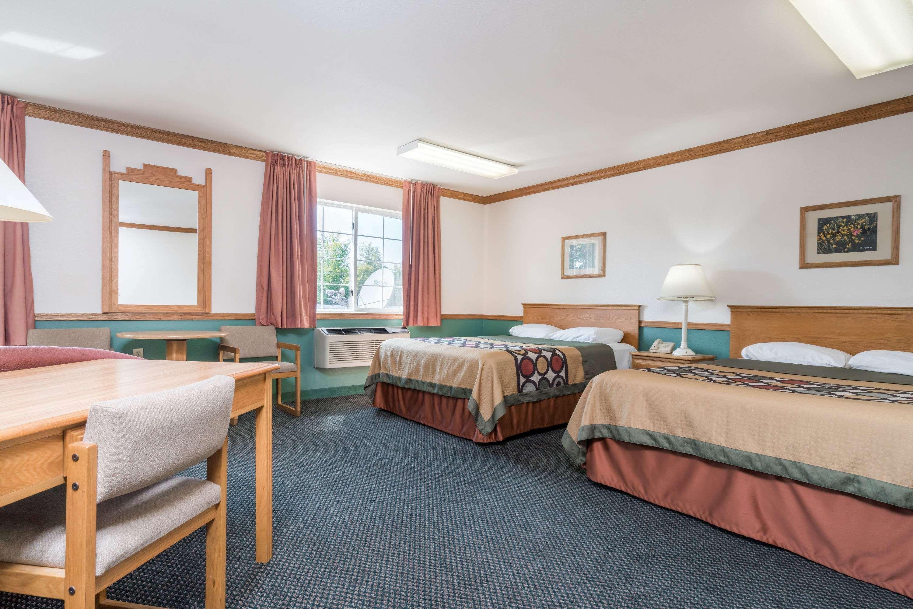 Hotel Super 8 By Wyndham Sheldon Esterno foto